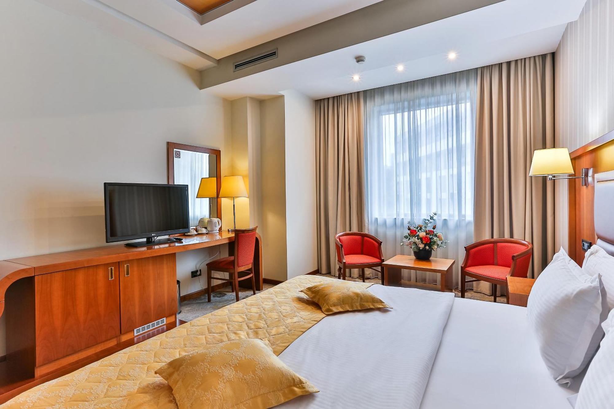 Kings Park Hotel Podgorica Eksteriør bilde