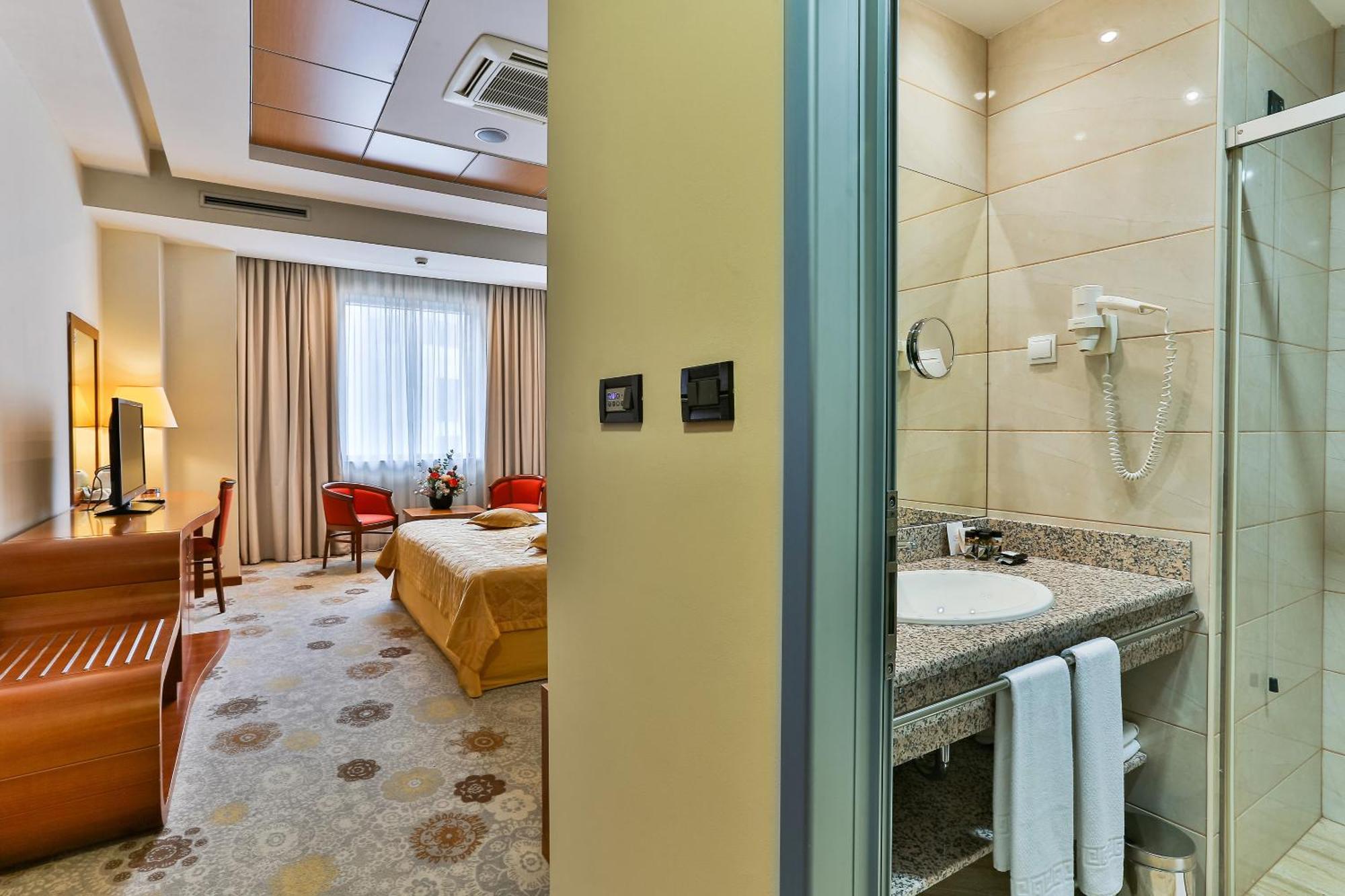 Kings Park Hotel Podgorica Eksteriør bilde