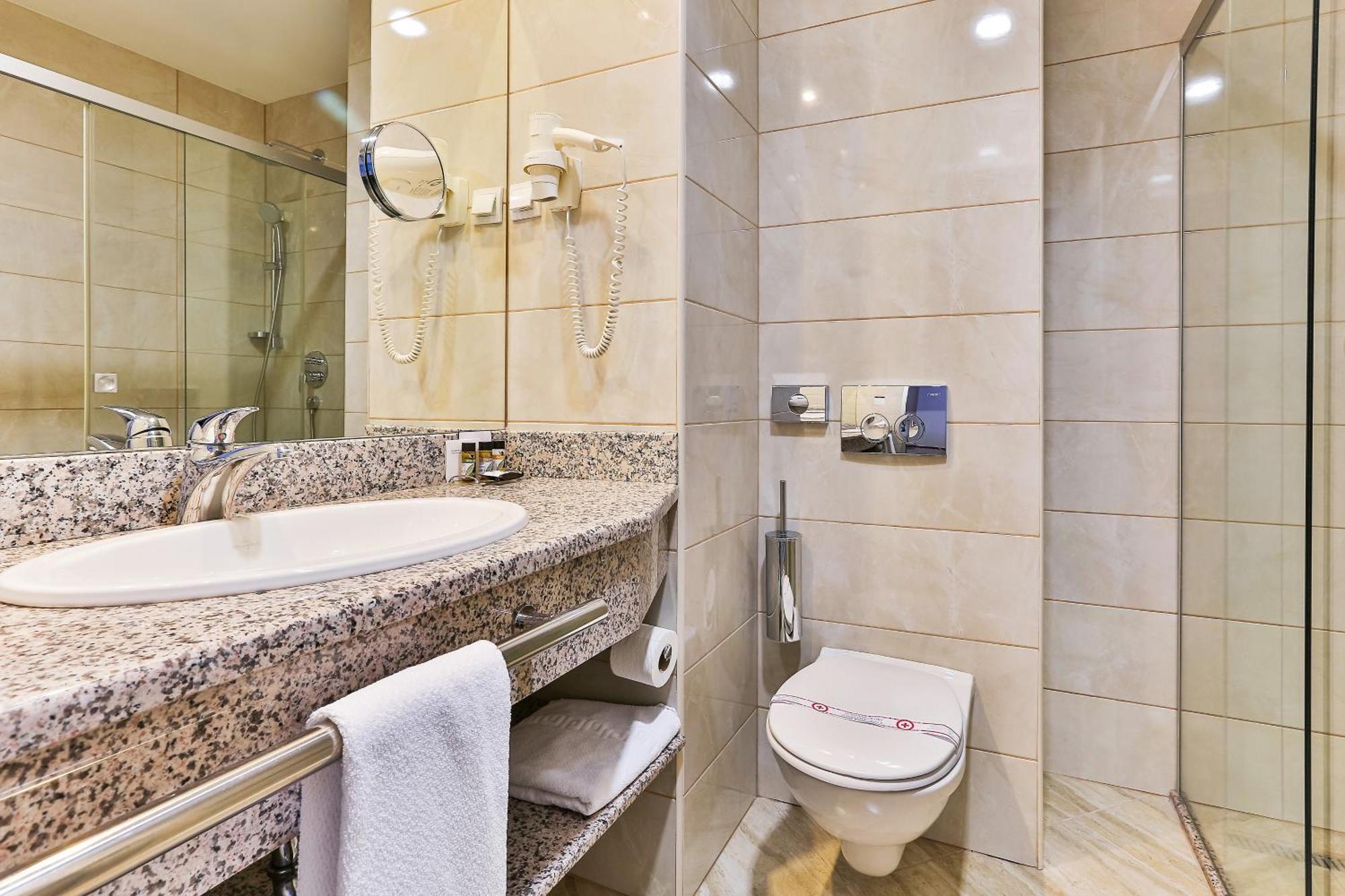 Kings Park Hotel Podgorica Eksteriør bilde