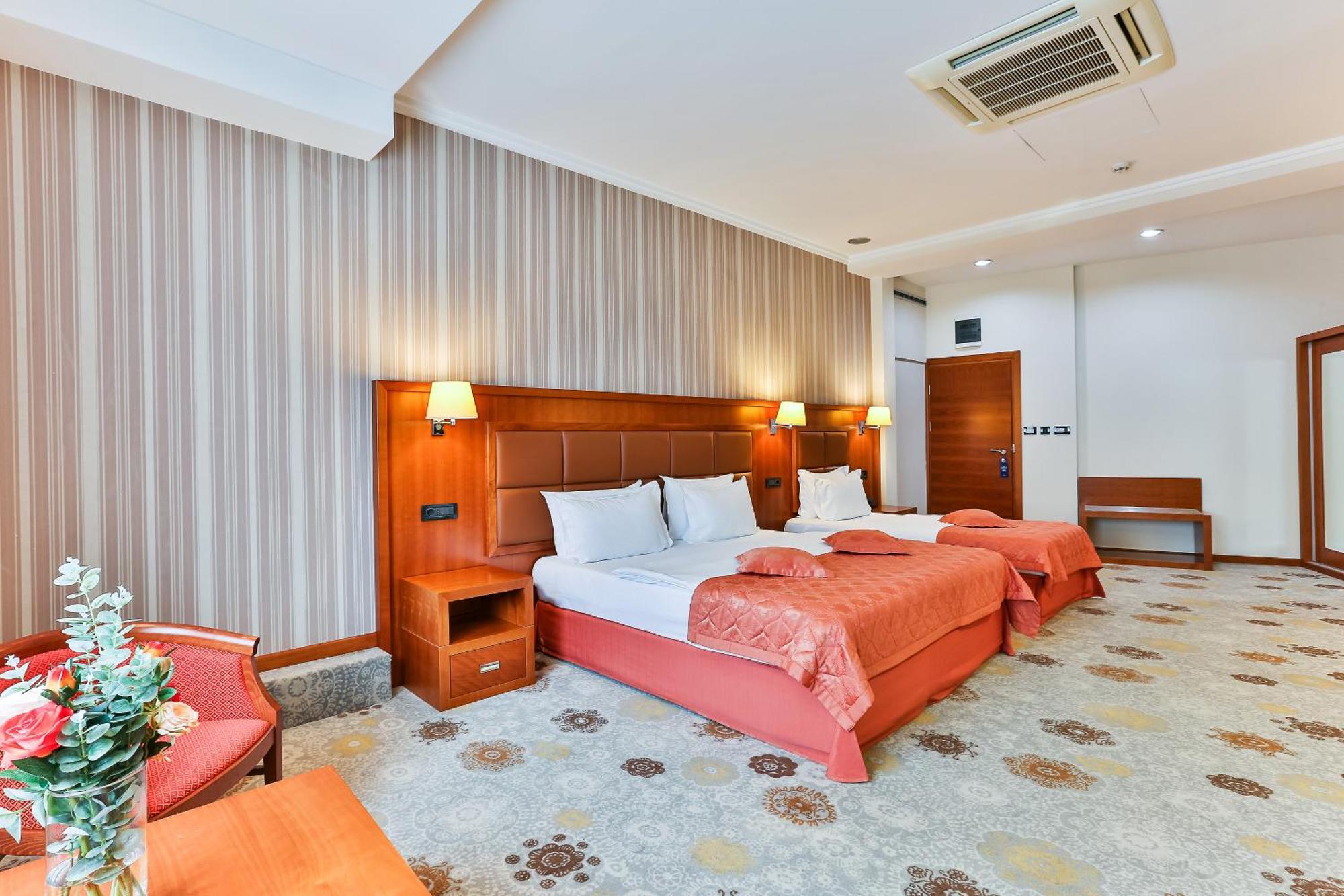 Kings Park Hotel Podgorica Eksteriør bilde