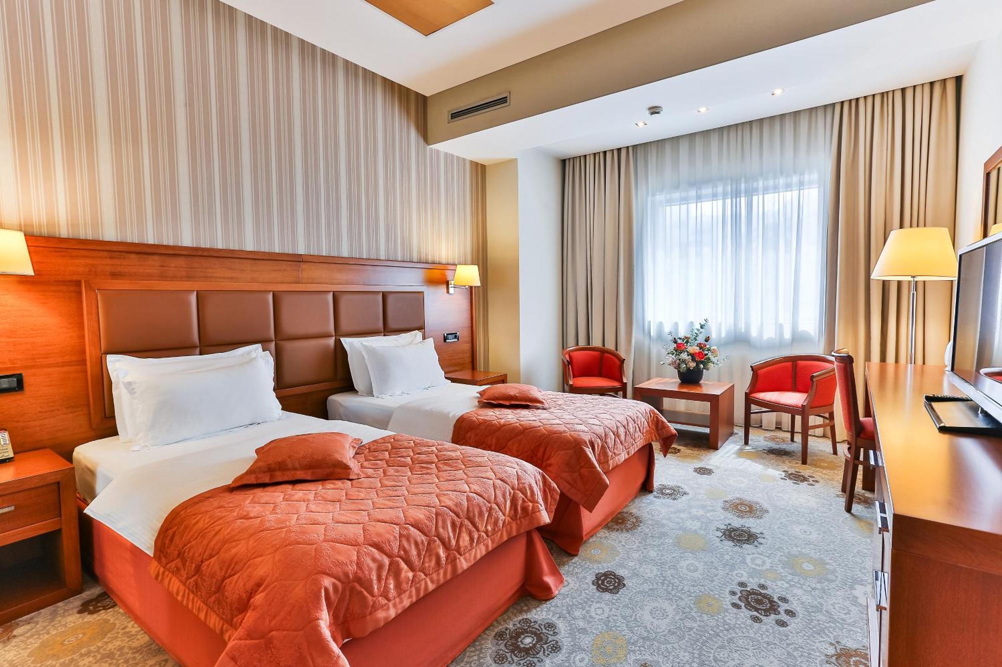 Kings Park Hotel Podgorica Eksteriør bilde